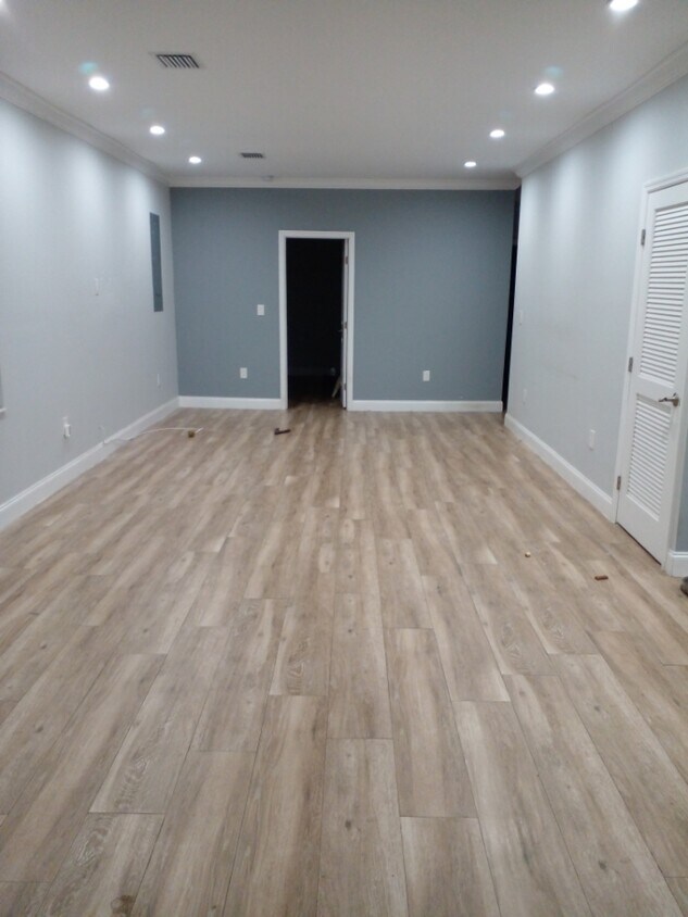 Building Photo - 1023 SW 12th Ct