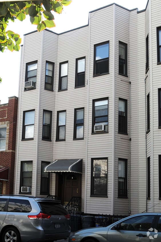 Building Photo - 97 Diamond St