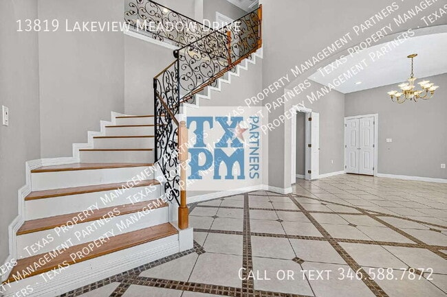 Foto del edificio - 13819 Lakeview Meadow Dr