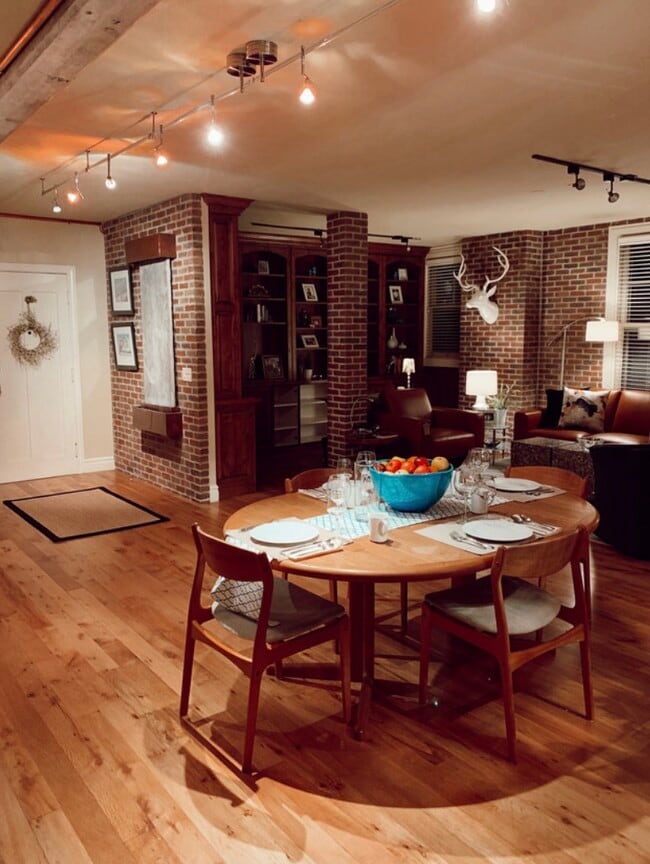 Building Photo - 29 S State St