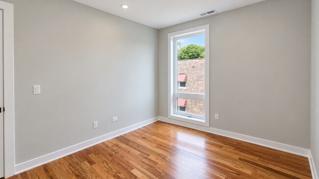 Foto del edificio - 2839 W 24th Blvd