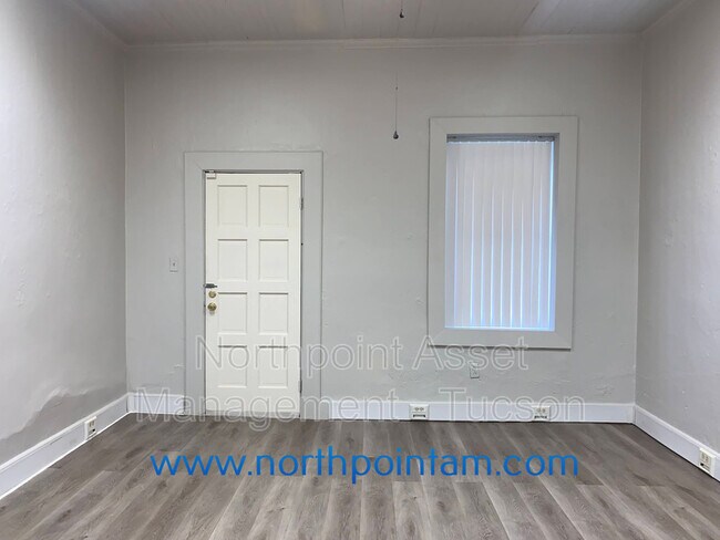 Building Photo - 529 S Main Ave