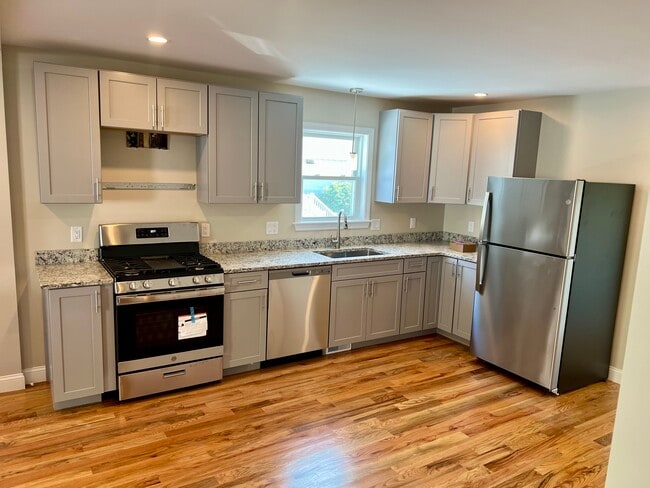 Building Photo - 13 Garfield Ave