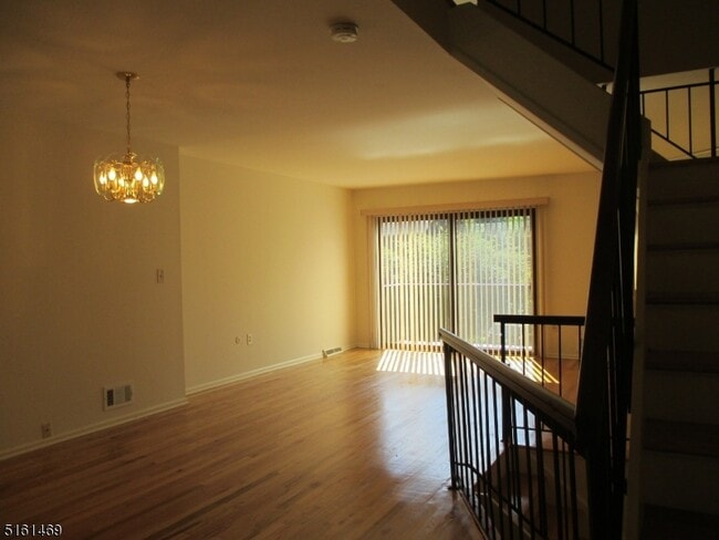 Building Photo - 181 Long Hill Rd