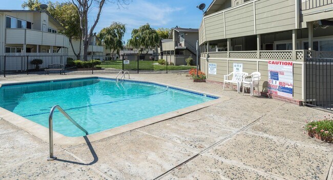 Foto del edificio - 4091 Park Center Ln