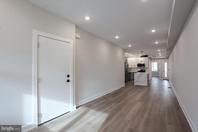 Building Photo - 3849 Fairmount Ave