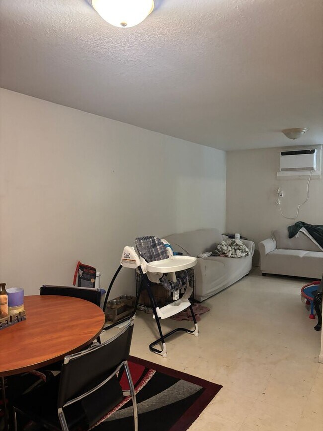 Foto del edificio - 1071 Kathryn