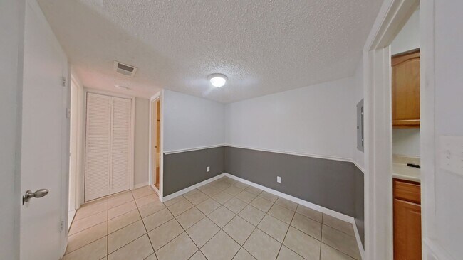 Foto del edificio - Bright Pool-View Condo with Private Balcony & Open Living Spaces