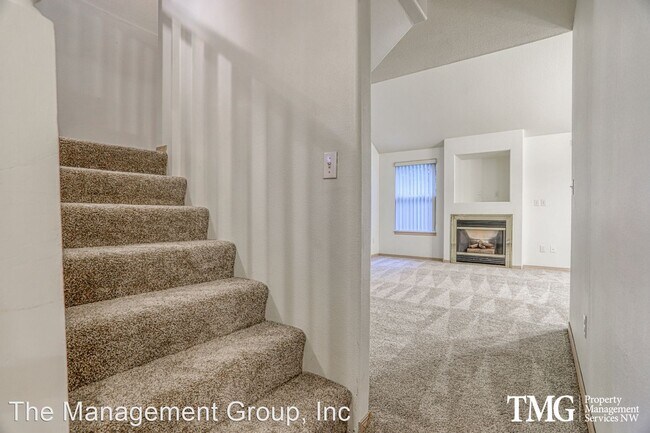 Building Photo - 2 br, 2 bath House - 9138 NE 54th Street