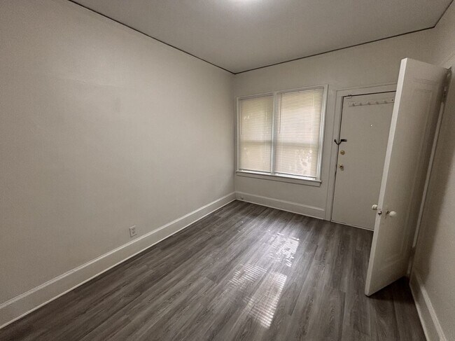 Foto del edificio - 15769 Turner St