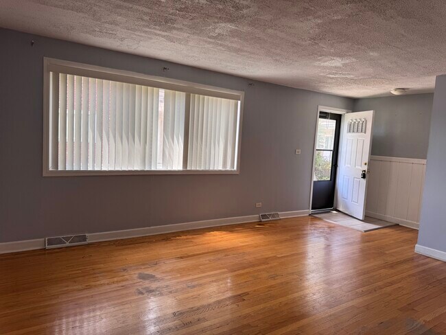 Foto del edificio - 503 James Ct