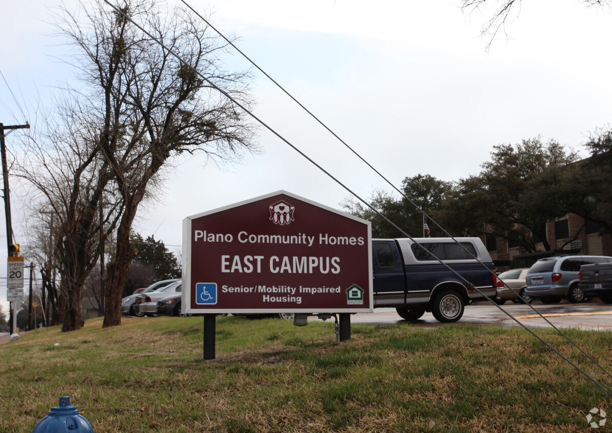 Foto del edificio - Plano Community Home