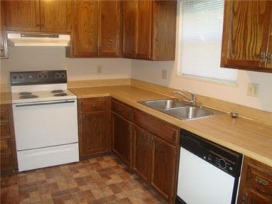 Kitchen - 10027 E 67th St
