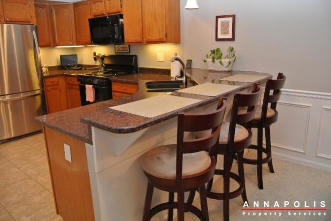 Foto del edificio - 2702 Summerview Way