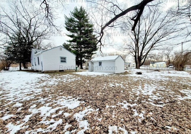 Building Photo - FOR RENT- Fully Remodeled home In the quiet Spring View neighborhood of Waterloo! Pets ok!