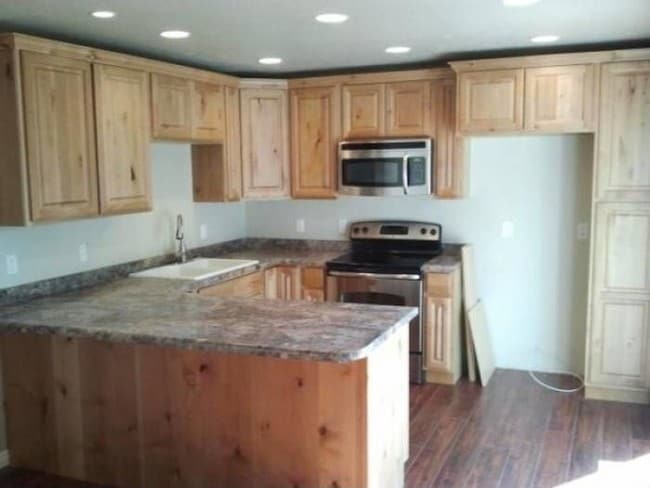 Building Photo - Beautiful 4 Bedroom Kearns Home