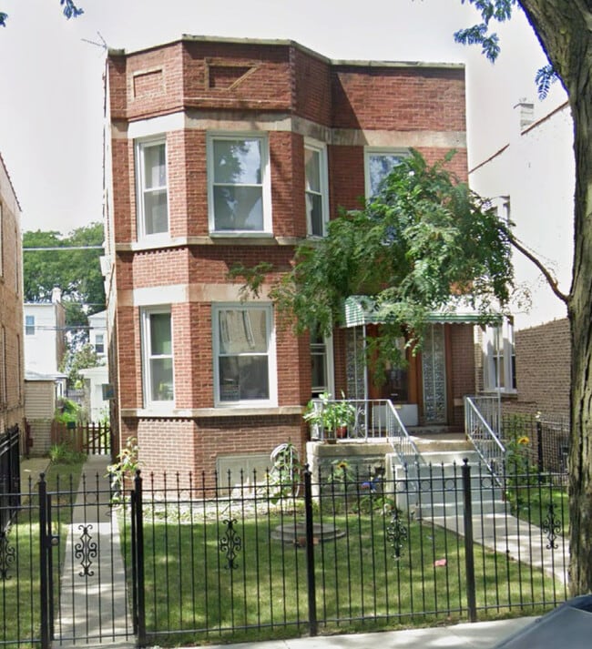 Building Photo - 3906 N Sawyer Ave