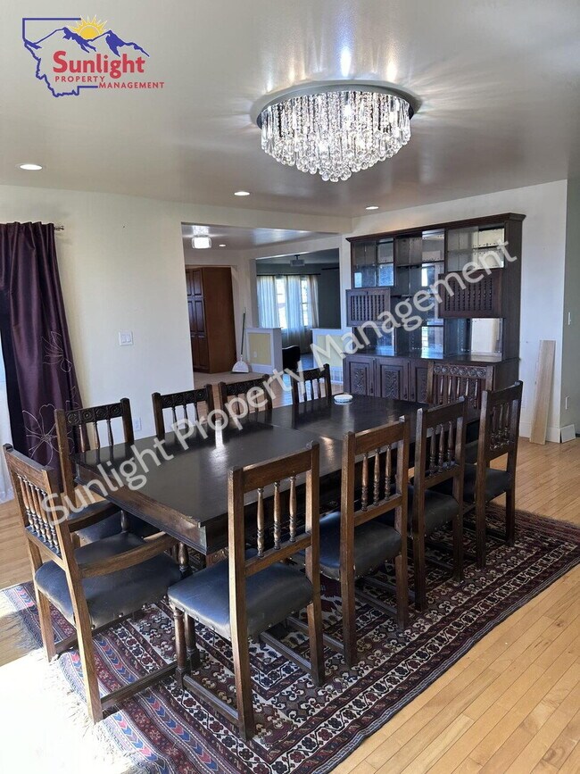 Building Photo - Spacious 4-Bed, 3-Bath Retreat with Expansive 4819 Sq Ft in Park City, MT
