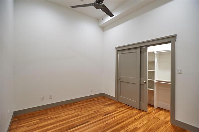 Foto del edificio - 200 W Brown St