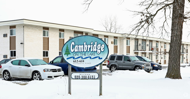 Foto del edificio - Cambridge On The Lake