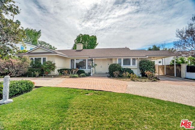 Foto del edificio - 19732 Henshaw St