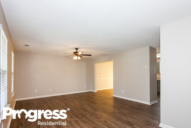 Building Photo - 445 1st Turn Ct SW
