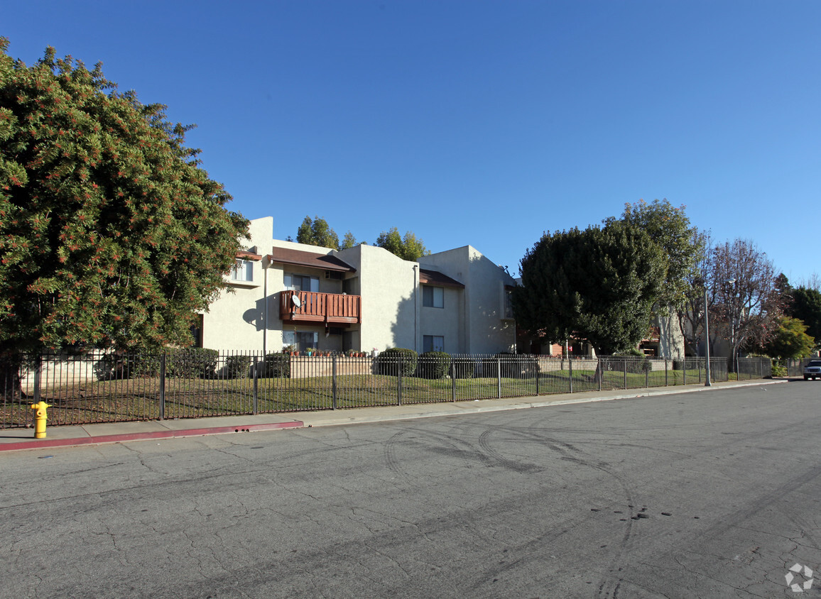 Foto del edificio - Keystone Court Apartments