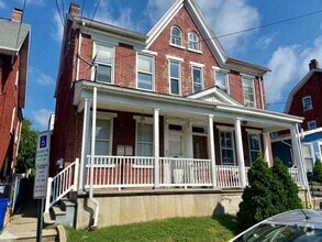 Building Photo - 744 Pawnee St
