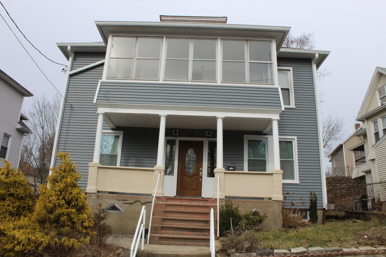 Primary Photo - 83 Myrtle Ave