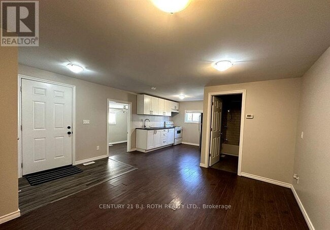Building Photo - 303 Moffat St