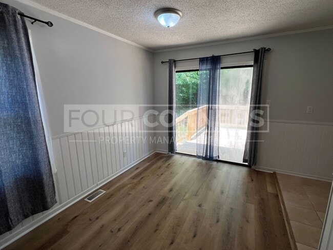 Building Photo - 1409 Waterloo Dr