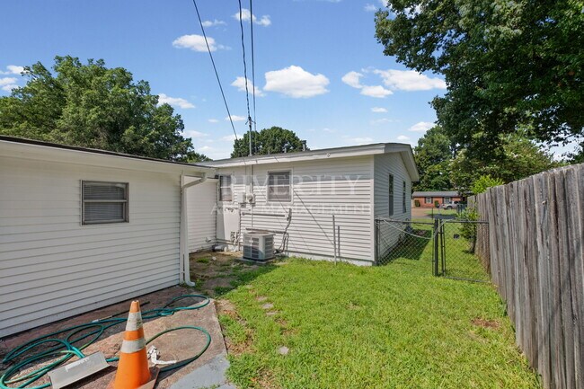 Foto del edificio - 5040 Colewood Ave