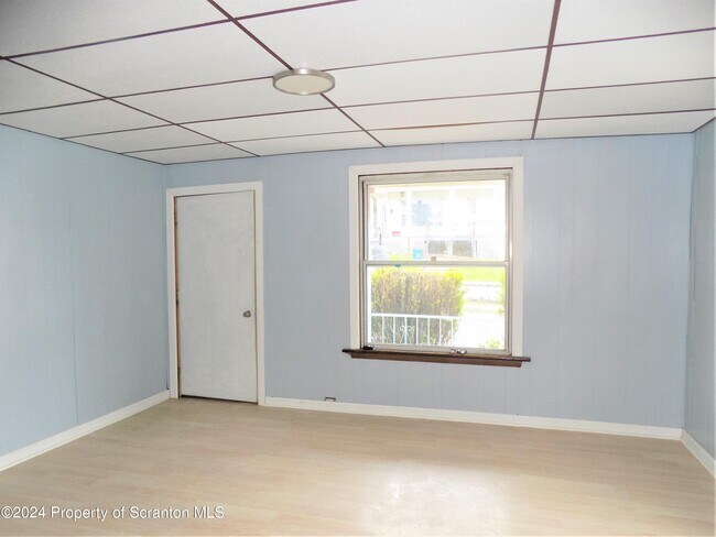 Building Photo - 1112 W Elm St