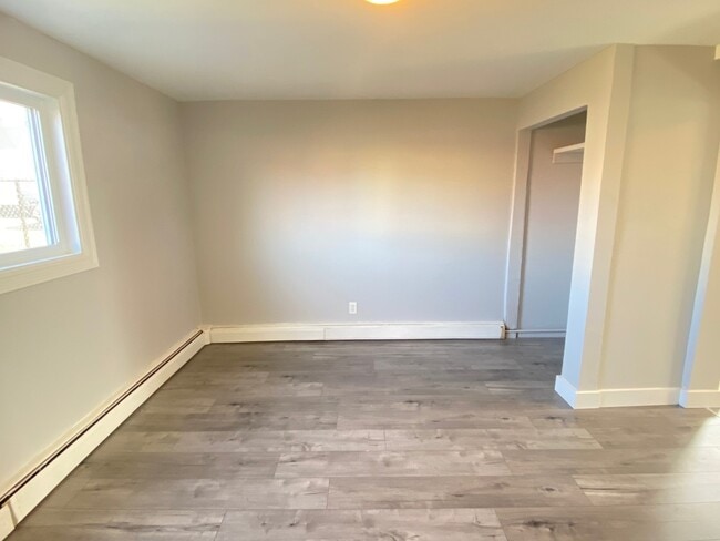 Building Photo - 144 Victoria St