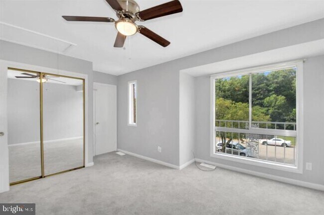 Building Photo - 23 Oak Dr