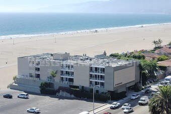 Primary Photo - 723 Palisades Beach Rd