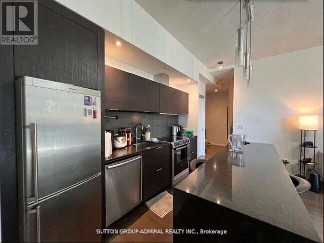 Building Photo - 8 Charlotte St