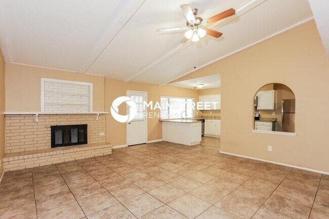 Foto del edificio - 3 Bedroom Pet-Friendly Home in Arlington, TX with Main Street Renewal