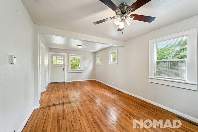 Foto del edificio - 5163 Beach Ct