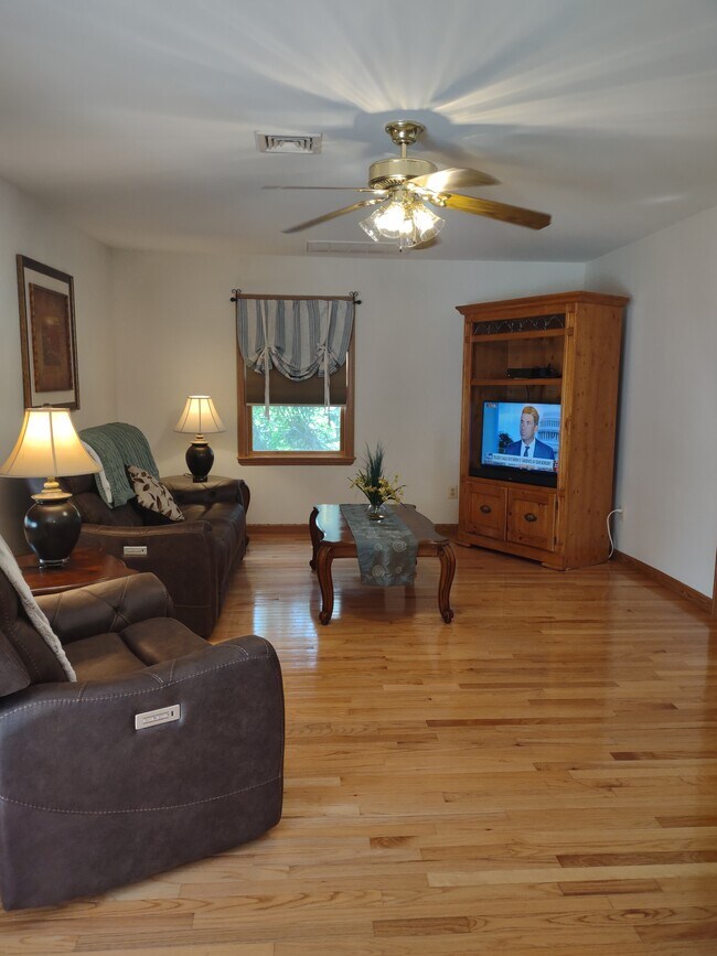 277 N Highland Ave, Pearl River, NY 10965 House Rental in Pearl River