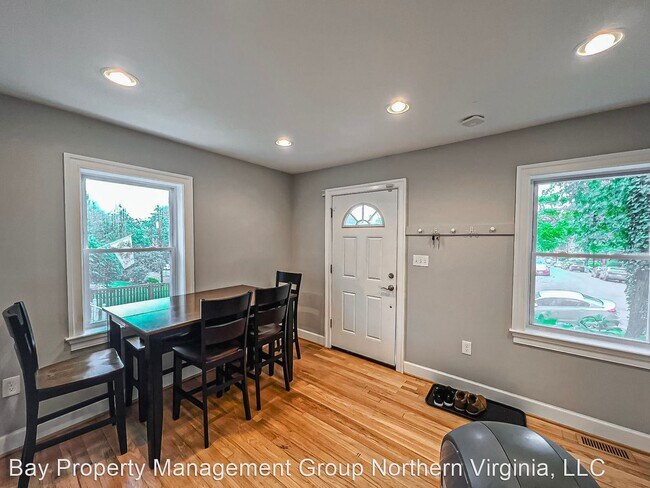 Foto del edificio - 3 br, 2 bath House - 5814 Biscayne Dr