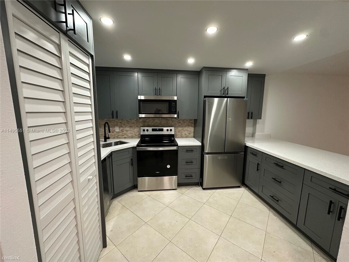 Primary Photo - 3 br, 2 bath House - 3750 NW 115th Way # 3-1