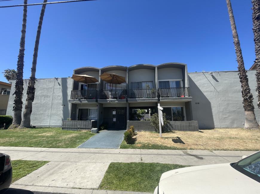 Foto principal - 2.0 bedroom in Canoga Park California 91304