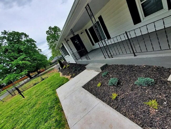 Foto del edificio - Cute 2 bedroom in South East Springfield