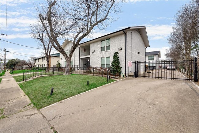 Foto del edificio - 4611 Munger Ave