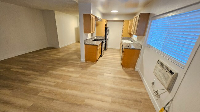 Foto del edificio - 1130 N Fuller Ave