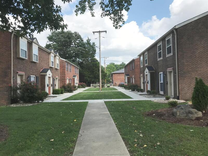 Foto principal - 1806 Jamestown Rd