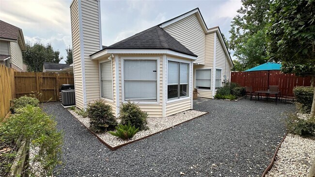 Building Photo - 4626 Green Trail Dr