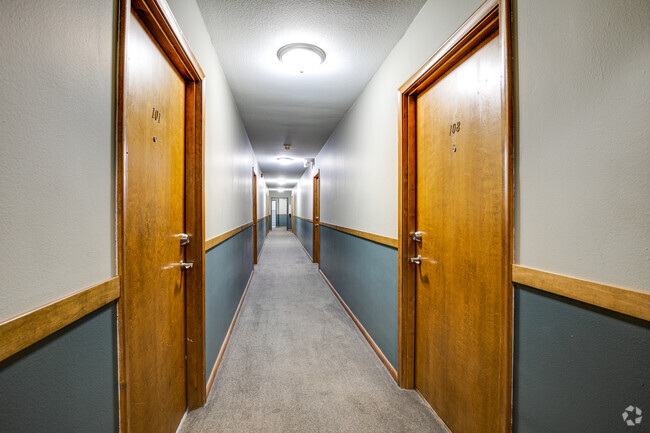 Hallways - Dupont Avenue Apartments 3040