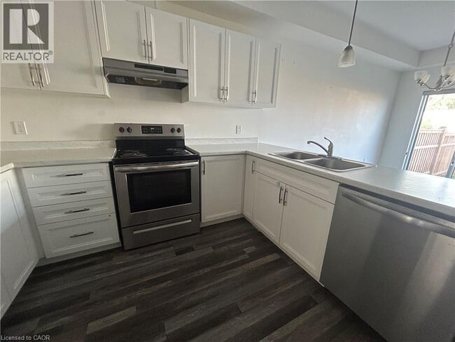 Building Photo - 221 Grandville Cir